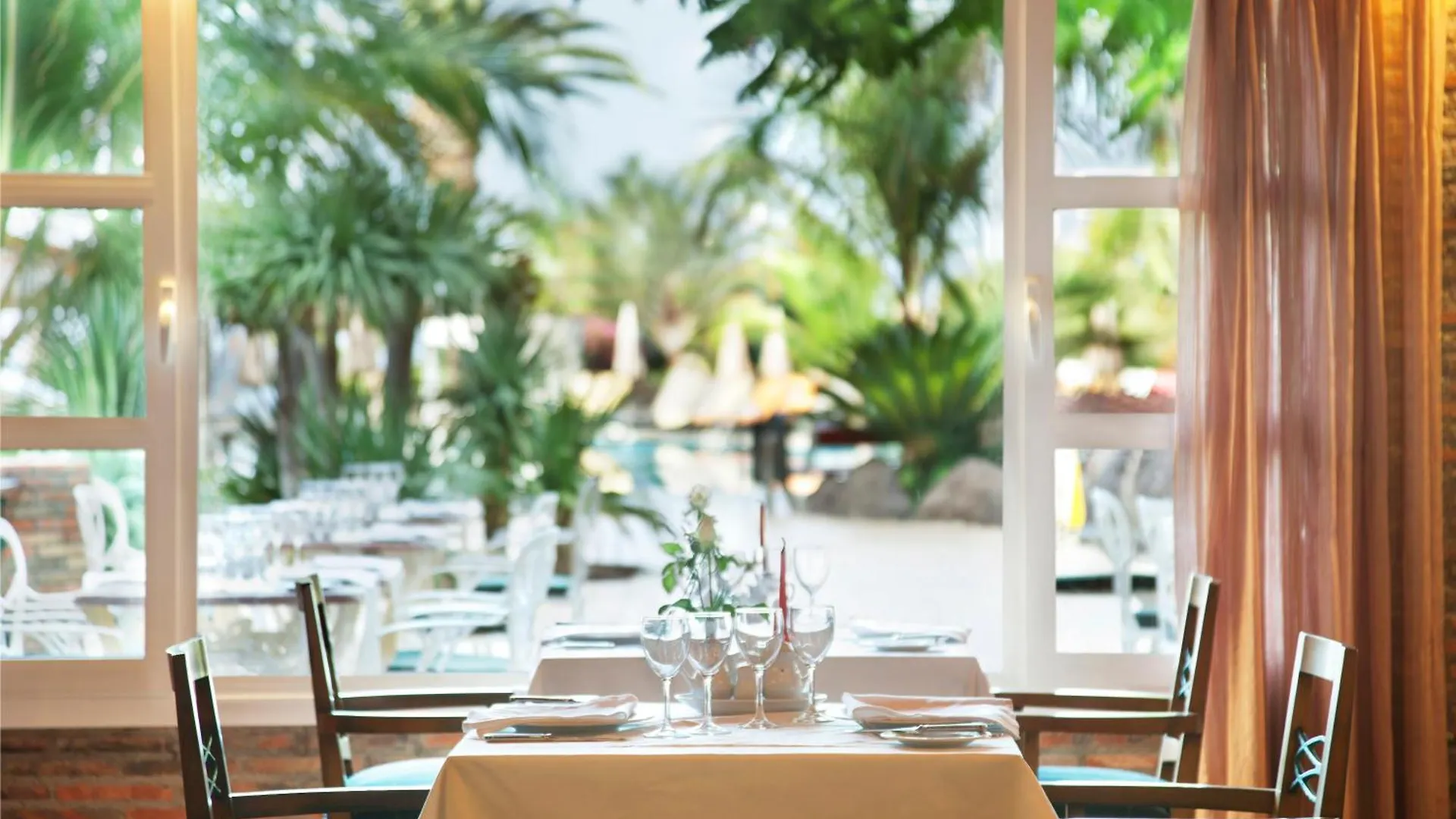 Adrian Hoteles Roca Nivaria Costa Adeje  Spanje